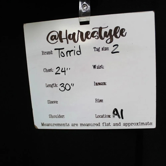 Torrid 2 cap sleeve lace accent blouse  - Picture 3 of 12